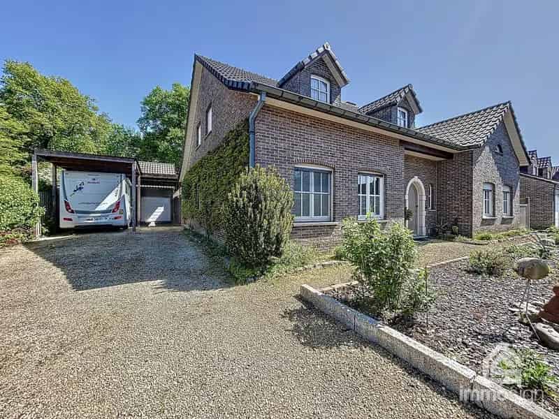 Huis te Koop Bocholt 4 Slaapkamers Grote Tuin Aan Het Water