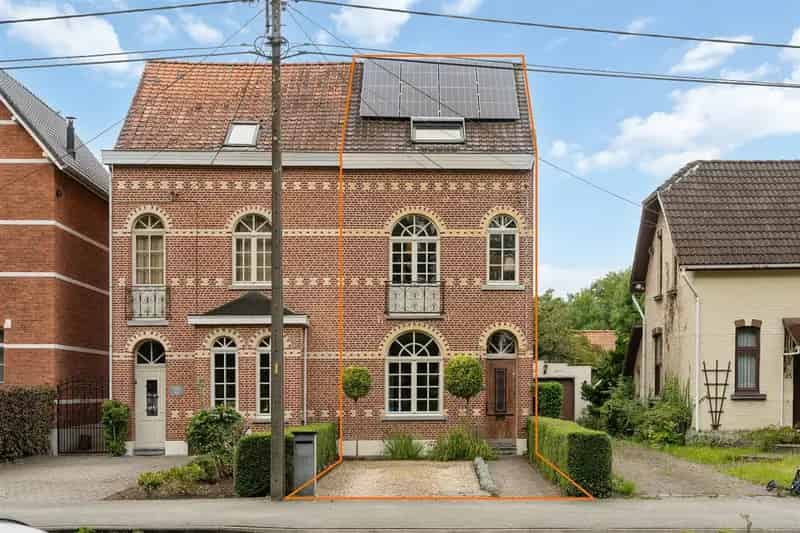 Gerenoveerd Herenhuis Nabij Centrum