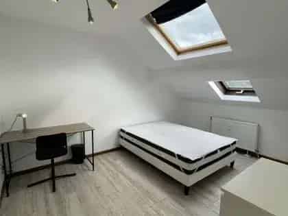 Gemeubileerd appartement 4 slaapkamers te huur Rue Renkin