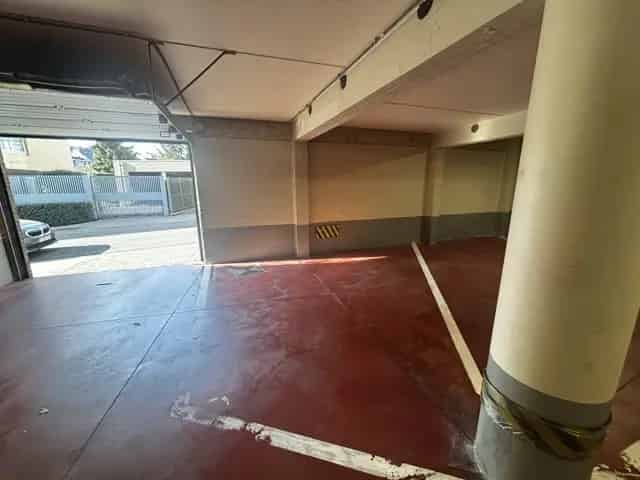 Parking Avenue Reine Astrid 427 Stockel