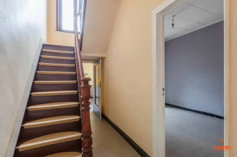 Huis te huur Gent: 4 slaapkamers, koer en kelder