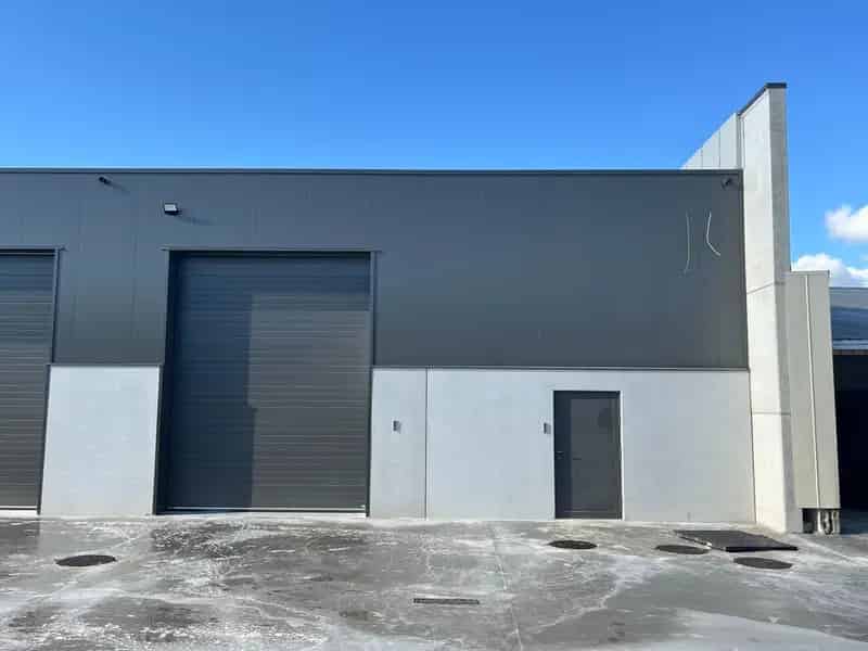 300m2 Bedrijfshal te Huur