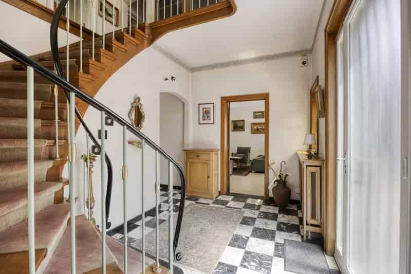 Huis Te Koop Tienen: 7 Slaapkamers, Grote Tuin, Ideaal Wonen en Werken