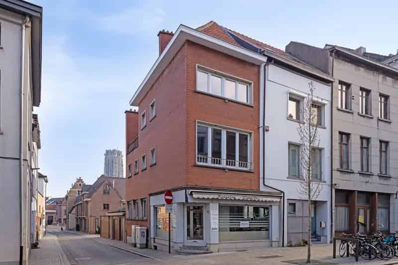 Handelspand met Woonst Mechelen - Toplocatie Adegemstraat