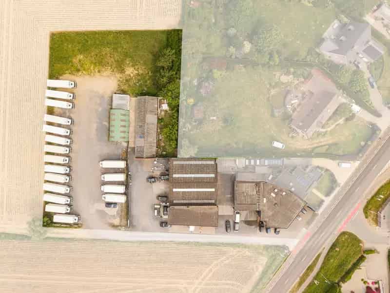 Te Koop: Investeringseigendom met 5 Appartementen en Handelspanden