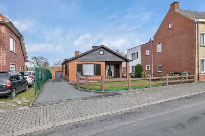 Te koop bungalow in Gooik met 3 slaapkamers en ruime tuin