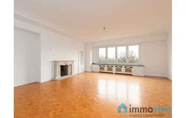 Huur 2 Slaapkamer Appartement 118m² Antwerpen