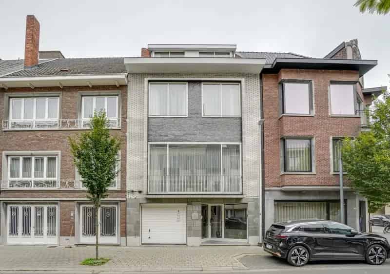 Bel-etage woning Hasselt 5 slaapkamers stadstuin garage