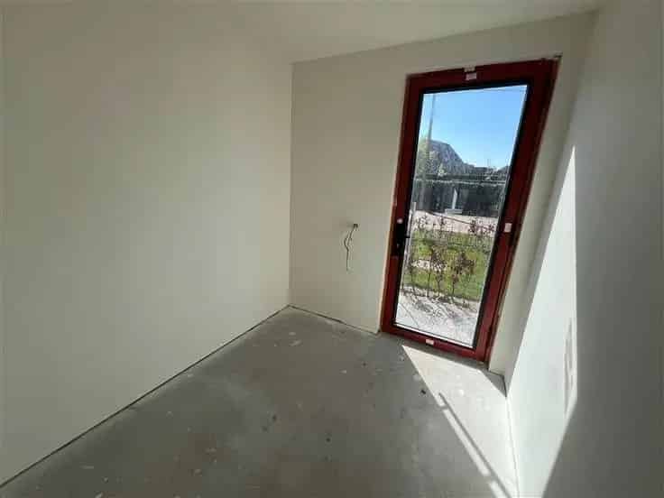 Huis Te Koop: Duurzame Halfopen Woning Boszicht