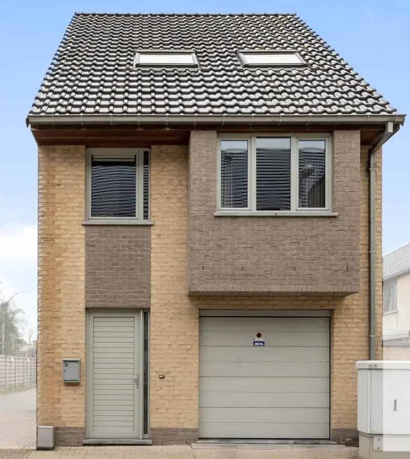 Recente bel etage woning te Koekelare met garage
