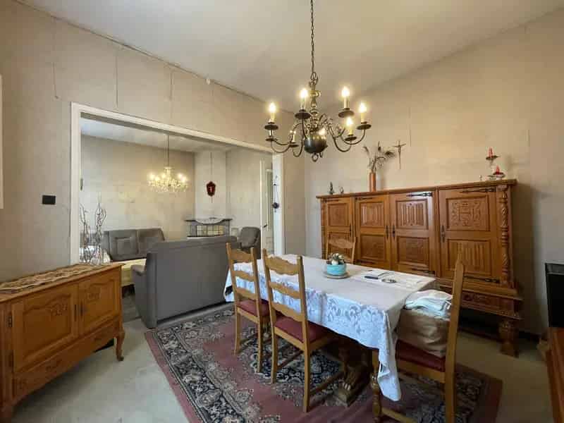 Huis te koop: Volledig te renoveren hoeve
