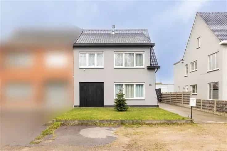 Huis Te Koop Gerenoveerd 800m² 3 slaapkamers