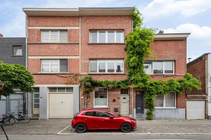 Huis te koop Merksem: Schattig huisje nabij stad en groen