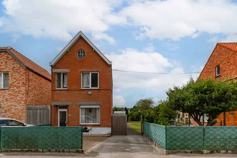 Te renoveren woning Maldegem Ruim perceel 828m2