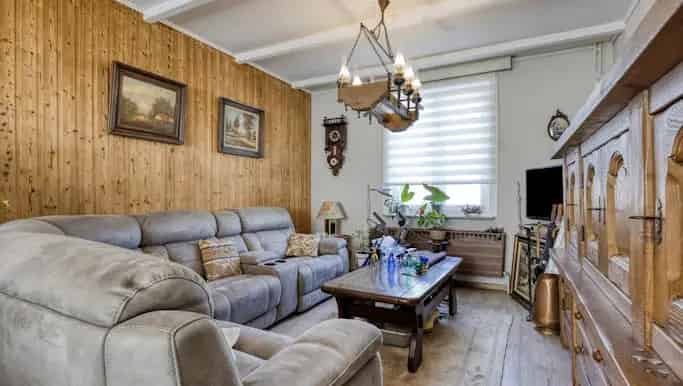 Huis te koop Maaseik - renovatieproject met carport