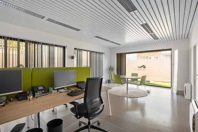 Commercieel Gelijkvloers Kantoor 164m² Mortsel