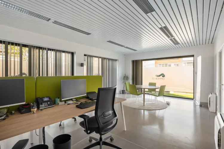Commercieel Gelijkvloers Kantoor 164m² Mortsel