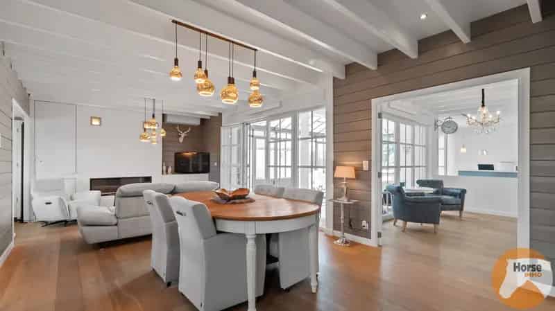Charmante Houtmassiefwoning met Orangerie te Schaffen