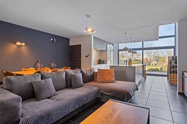 Huis Te Koop Instapklare woning met tuin