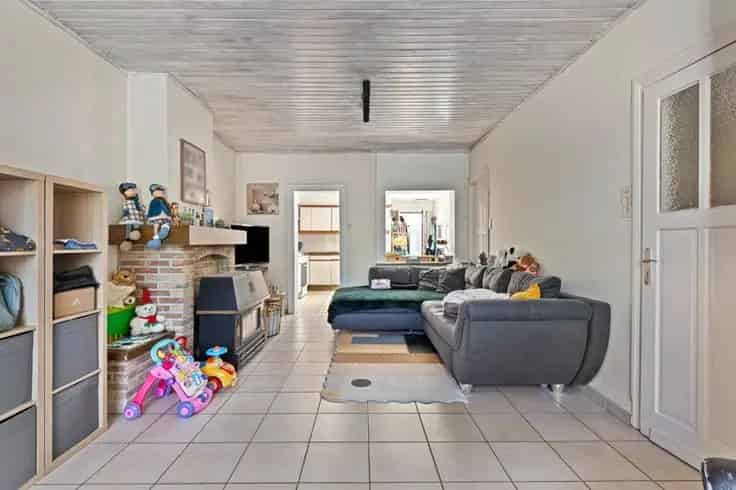 Huis Te Koop Oostrozebeke: Gezinswoning Op Te Knappen