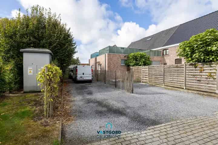 Huis te koop De Pinte: te renoveren halfopen bebouwing
