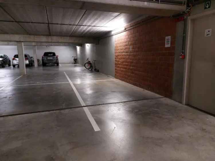 Te huur ondergrondse parkeerplaats in een centraal gelegen wijk