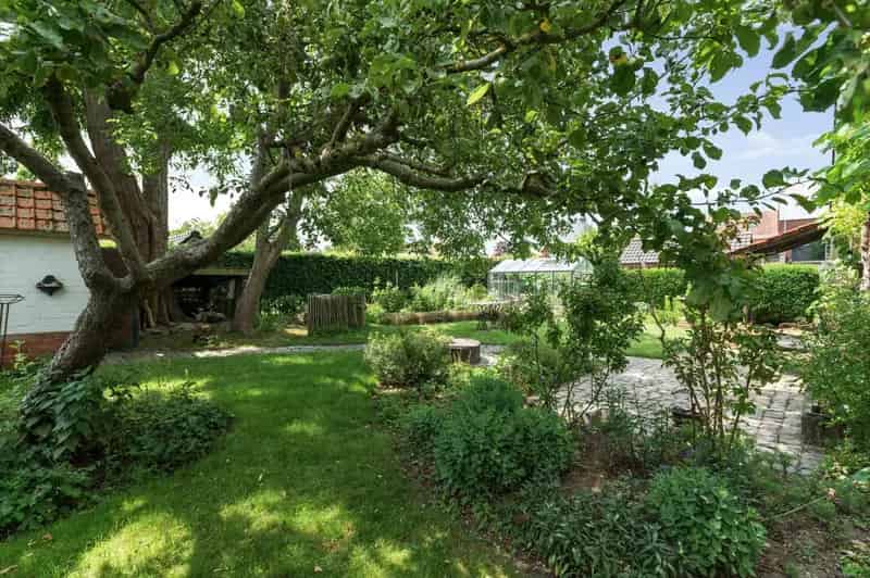 Huis te koop Oelegem: Charmante woning met tuin en garage