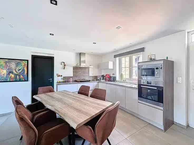 Moderne 3-Gevelwoning te Koop - 3 slaapkamers - Tuin