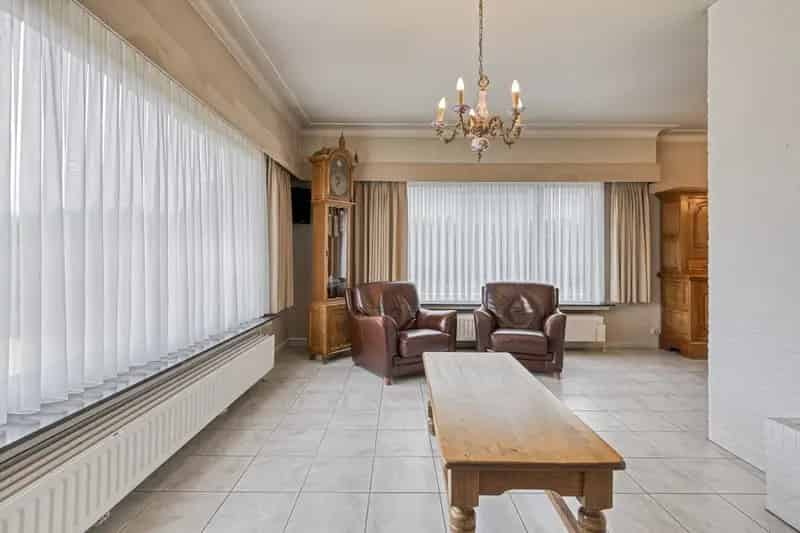 Gelijkvloerse woning met weide te koop in Kapellen