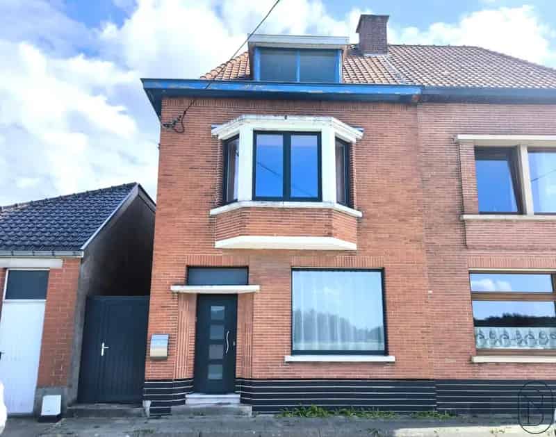 Huis te koop Doornik: 3 slaapkamers, tuin, renovatieproject