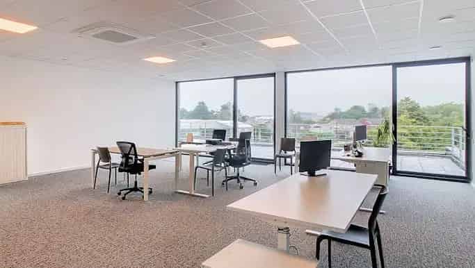 Kantoor te huur Roeselare 254m² Nieuwbouw Terras Parking