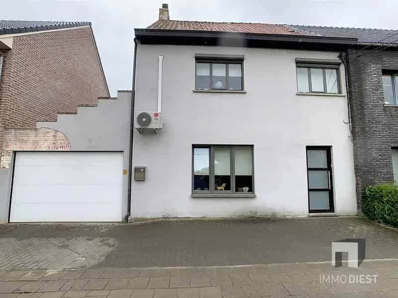 Huis te koop: Charmante woning met 3 slaapkamers en garage