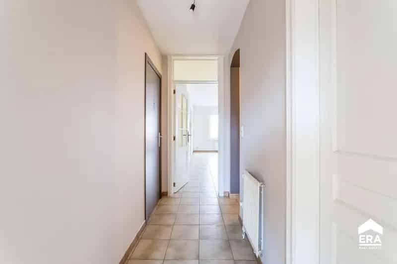Appartement te koop Roeselare: Instapklaar 2 slaapkamers