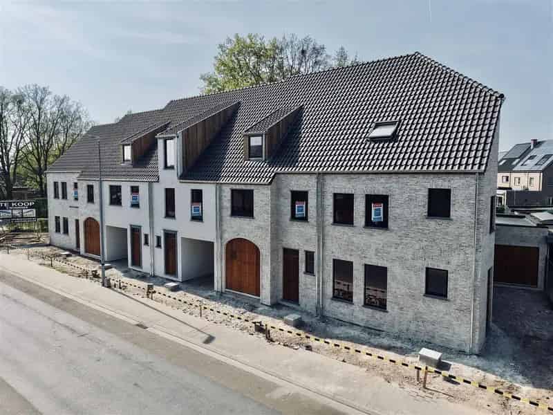 Huis te koop: 5 Slaapkamers, Garage, Tuin, Sint-Pauwels
