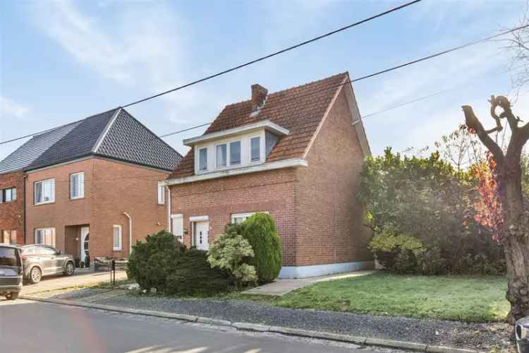 Te renoveren woning in hartje van Nieuwerkerken