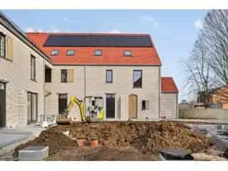 Huis te huur Wakkerzeel 4 slaapkamers 2 badkamers nieuwbouw