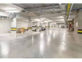 Parking te Koop Halle - Binnenstaanplaats Nabij Station