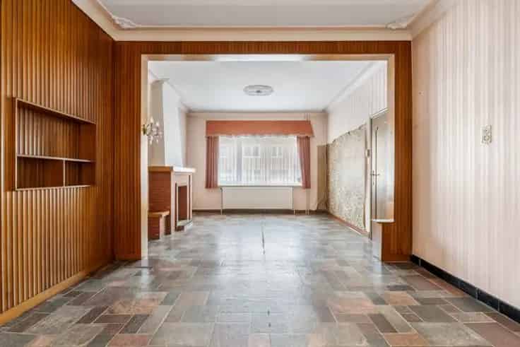 Huis te Koop Vlijtingen: Gezinswoning met Garage te Renoveren