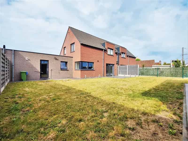 Recente 3 Slaapkamerwoning met Garage te Melle