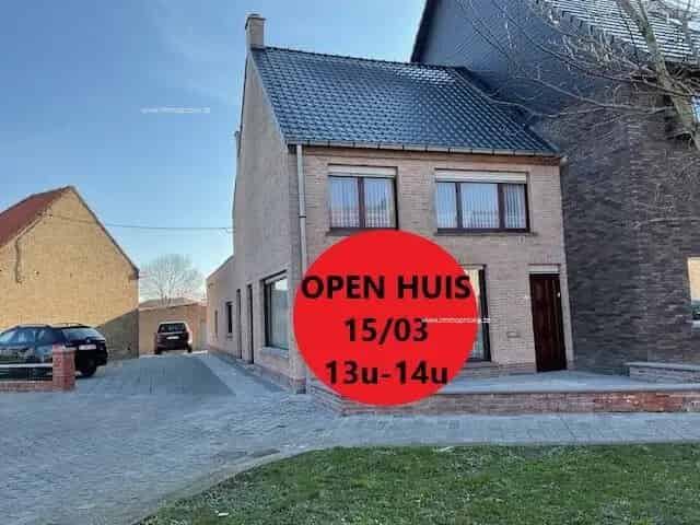 Hoekwoning te Leffinge met 4 slaapkamers en tuin