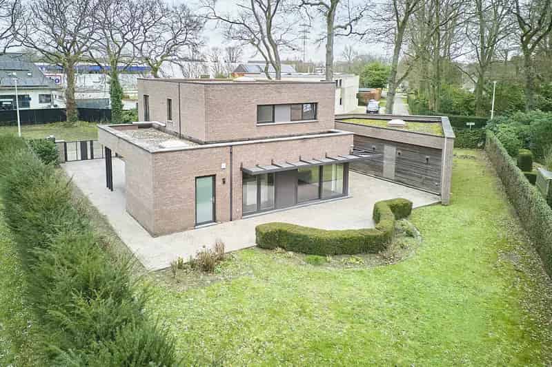 Moderne Villa te Koop 3 slaapkamers Ruime Tuin Garage Toplocatie
