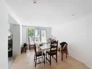 Gelijkvloers appartement 3 slaapkamers Molenbeek