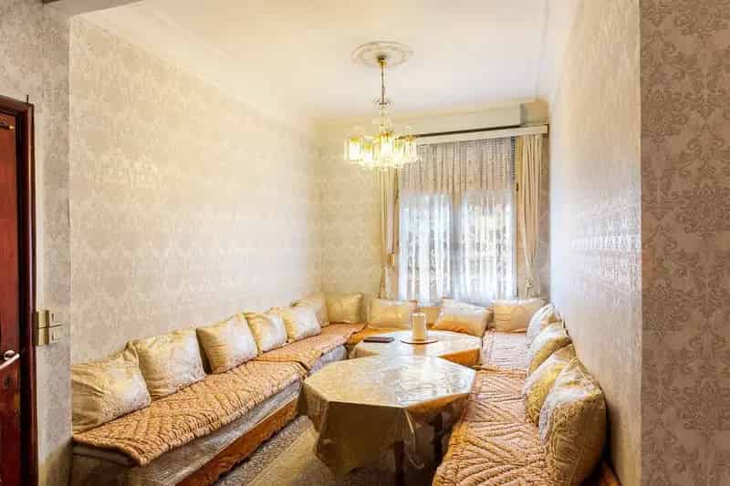 Ruime woning 7 slaapkamers 3 badkamers terras garage