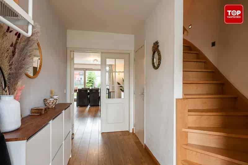 Ruime en lichtrijke woning met 4 slaapkamers in een rustige wijk