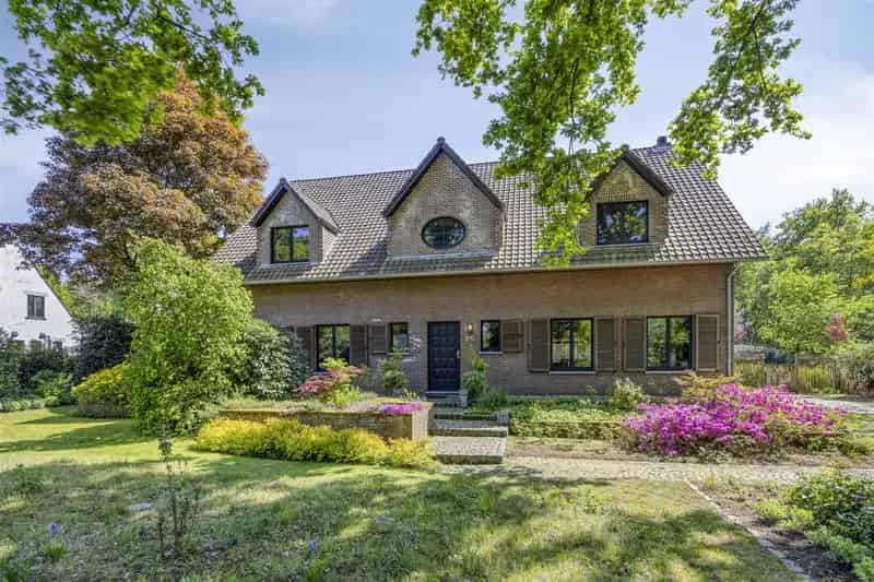 Riante Villa met Zorgwoning te Bolderberg