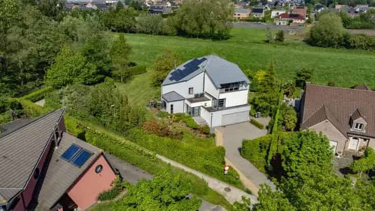 Exclusieve Villa Te Koop: 5 slaapkamers, Grote Tuin, AAA Locatie