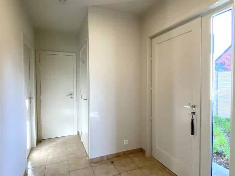 Centraal Gelegen Gezinswoning 3 Slaapkamers Garage Tuin