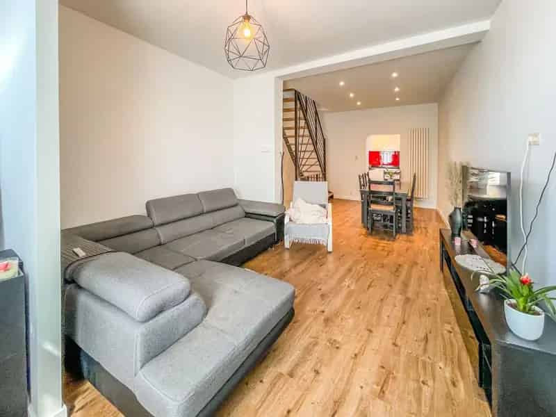 Gerenoveerde woning 4 slaapkamers te koop