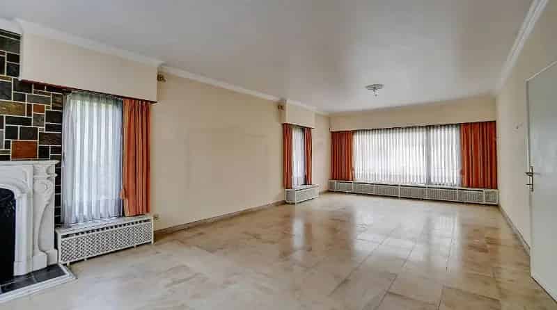 Villa van 224m² op 10 are te koop
