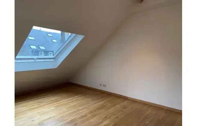 Huur 2 slaapkamer appartement van 138 m² in Namur